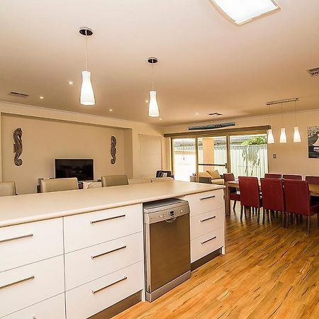 Busselton Holiday Home ภายนอก รูปภาพ