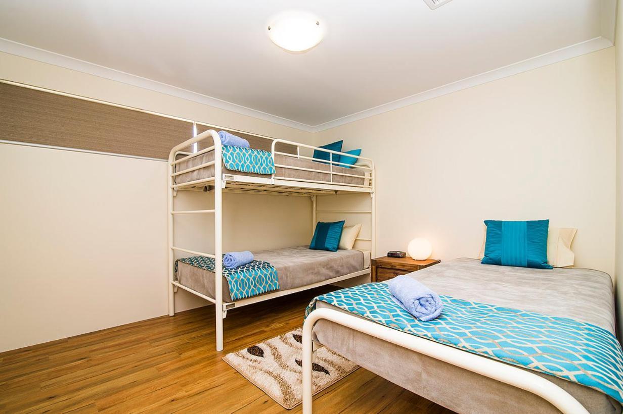 Busselton Holiday Home ภายนอก รูปภาพ