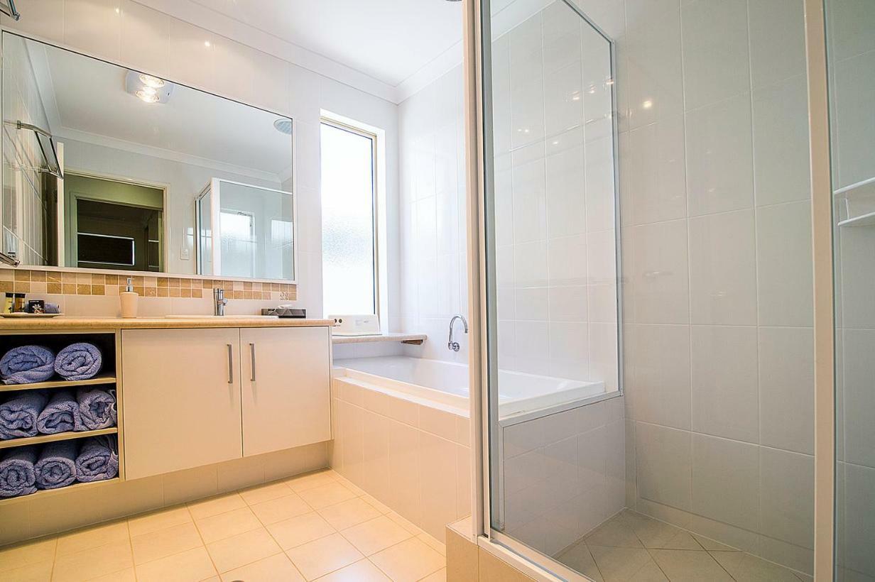 Busselton Holiday Home ภายนอก รูปภาพ